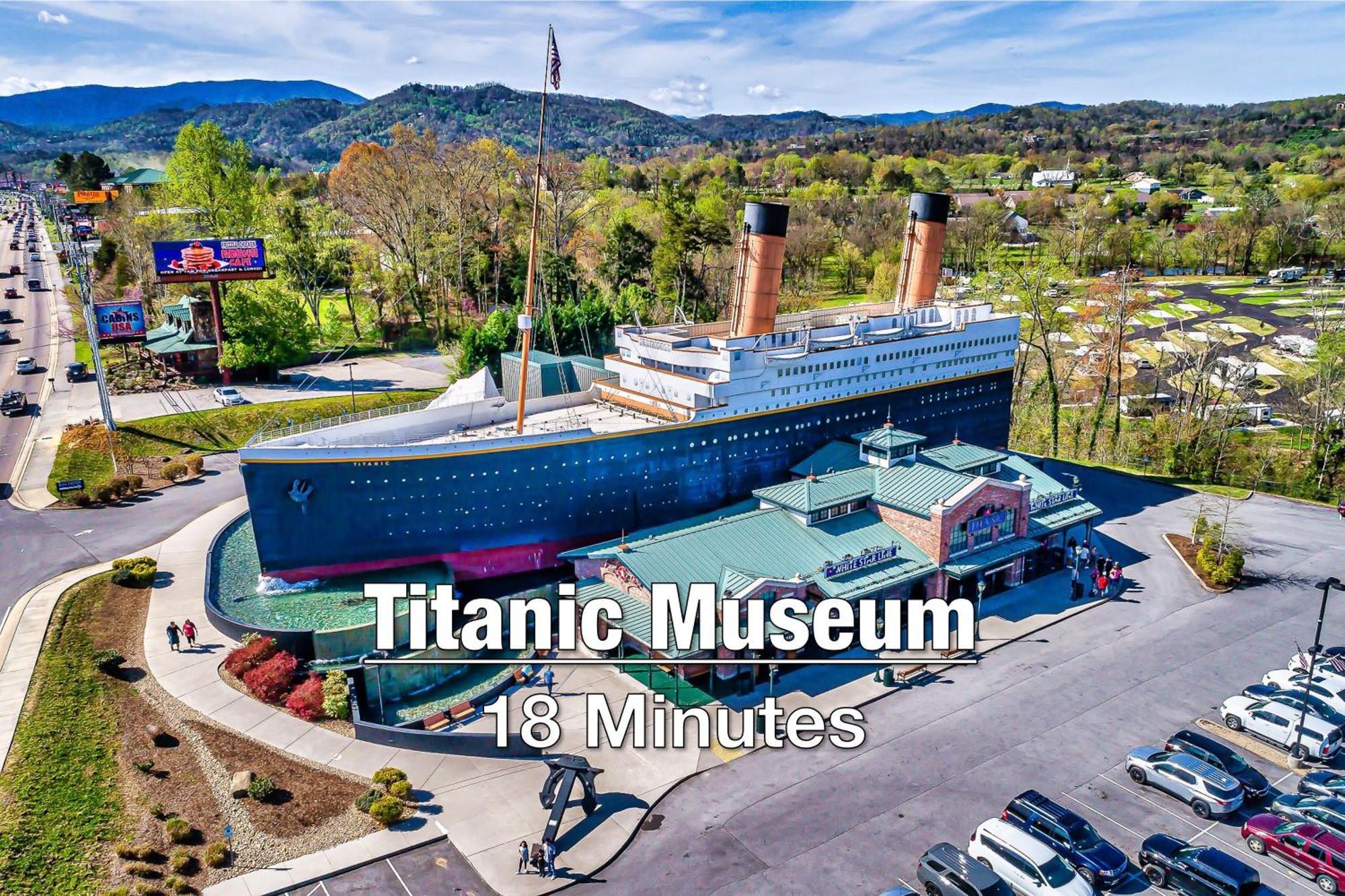 New Luxury Cabin With Stunning Mountainviews,Hottub, Firepit, Fireplace,2 Kingbeds, 2 Covereddecks,Bbqgrill, Shuffleboard And Pool Access سيفيرفيل المظهر الخارجي الصورة